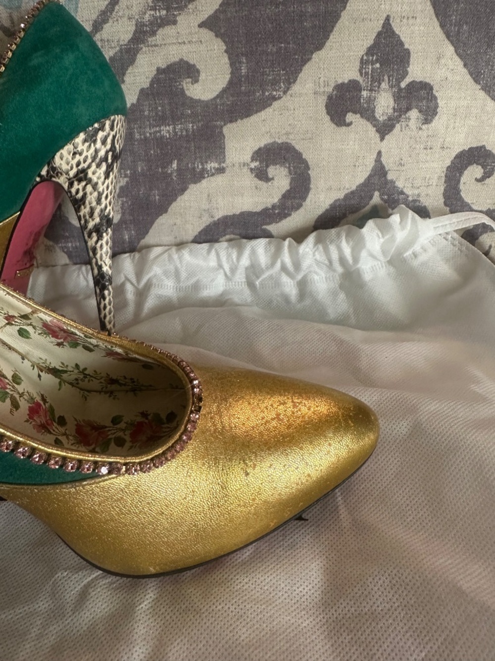 Authentic Gucci Leather & Suede Color block Pattern Pumps - Picture 5 of 15